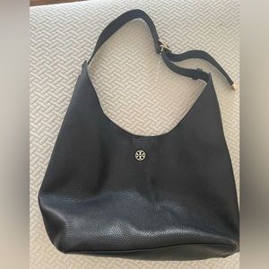 Tory Burch bucket should bag, medium size, good condition.